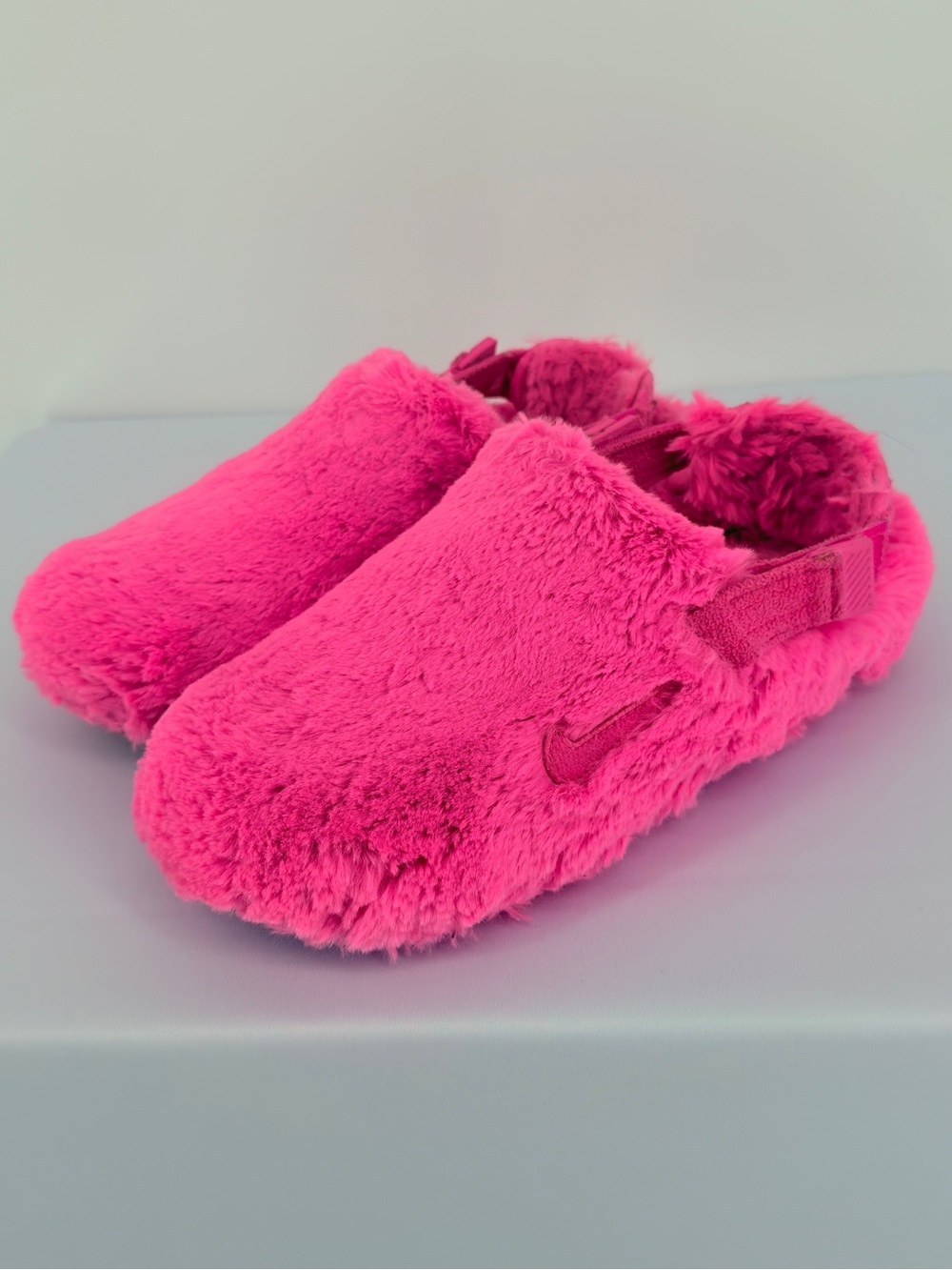 Nike Burrow Hot Pink Fuzzy Sherpa Mule Slippers Shoes Size 7